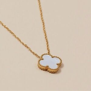 Elegant Gold and White Clover Pendant Necklace